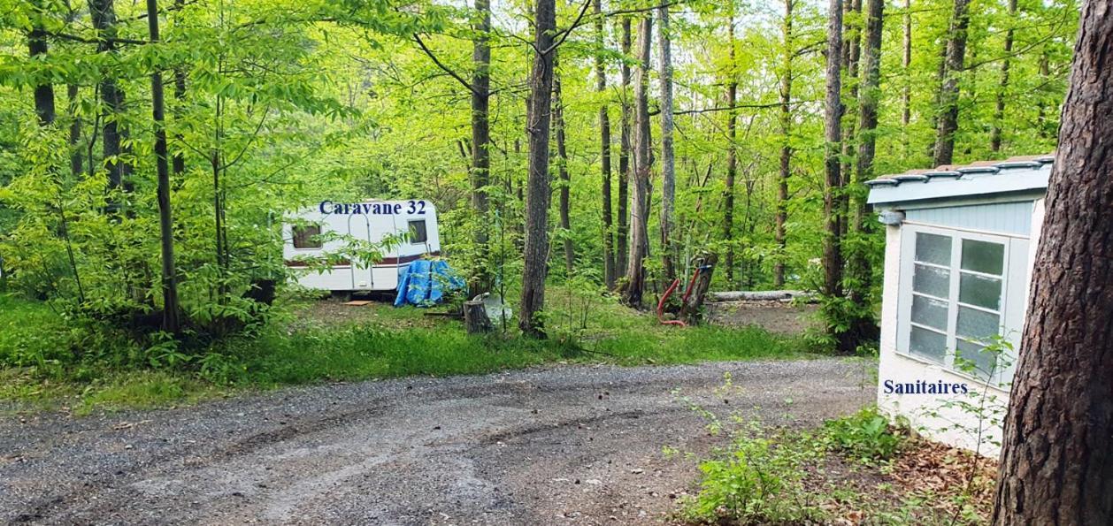 Camping Le P'Tit Bonheur Escaro Eksteriør bilde