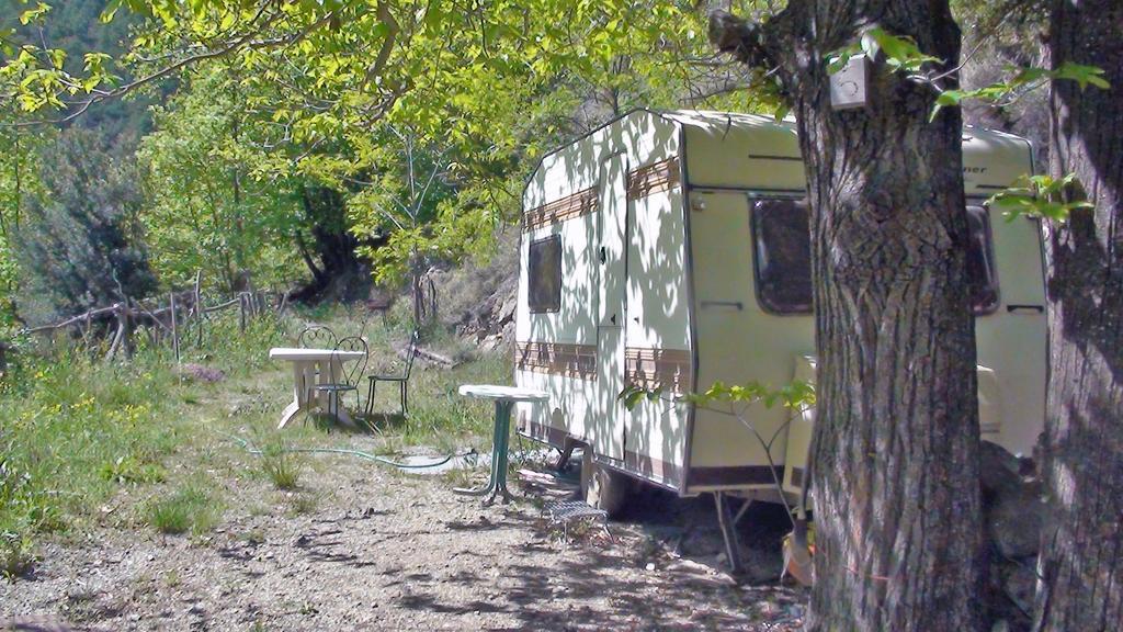Camping Le P'Tit Bonheur Escaro Eksteriør bilde